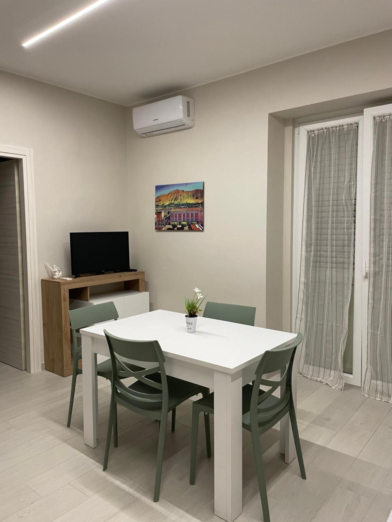 Luma Holiday Homes Mondragone Exterior foto